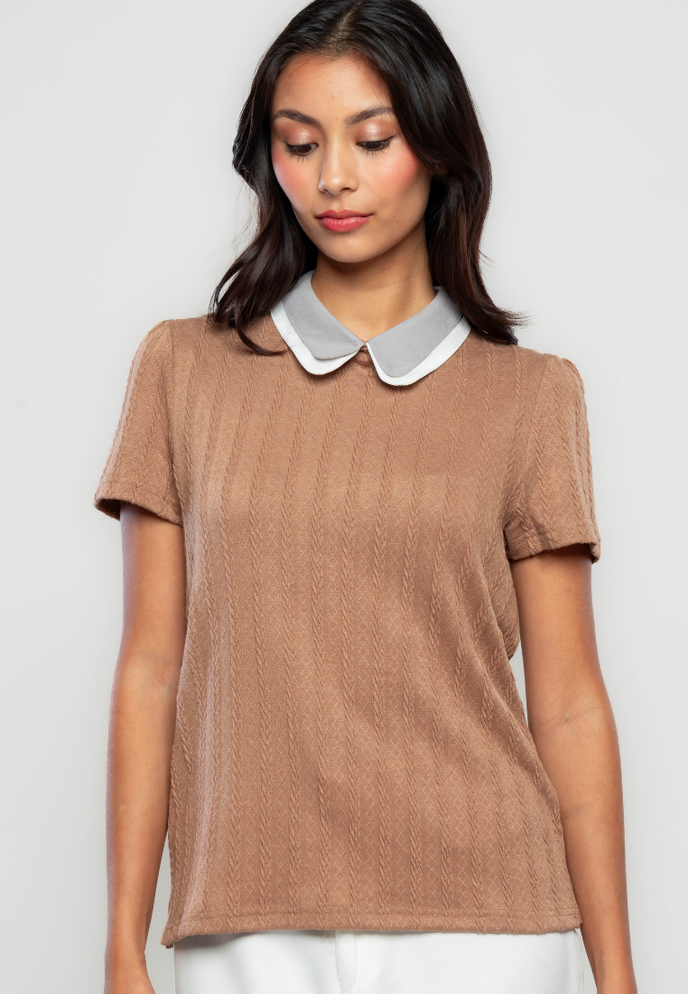 Magnolia  Contrast Double Collar Knitted Top