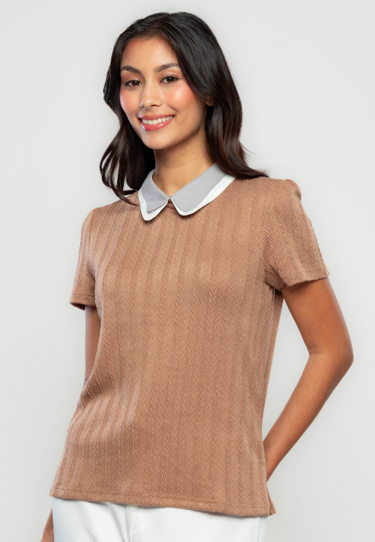 Magnolia  Contrast Double Collar Knitted Top