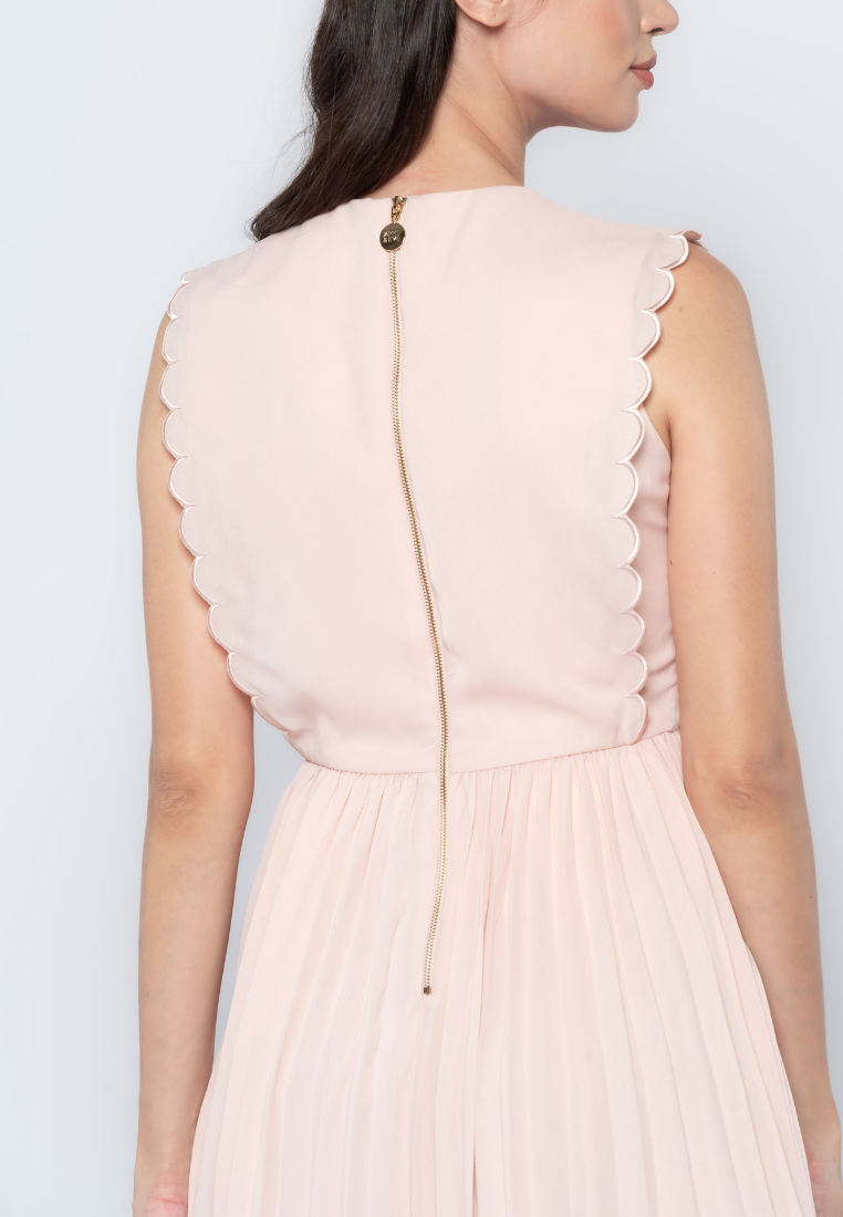 Sleeveless Scallop Detail Dress