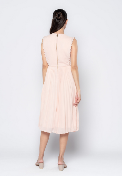 Sleeveless Scallop Detail Dress