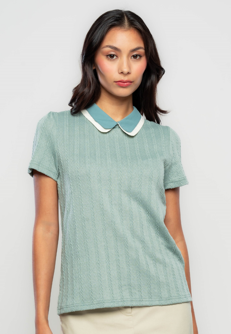 Magnolia  Contrast Double Collar Knitted Top