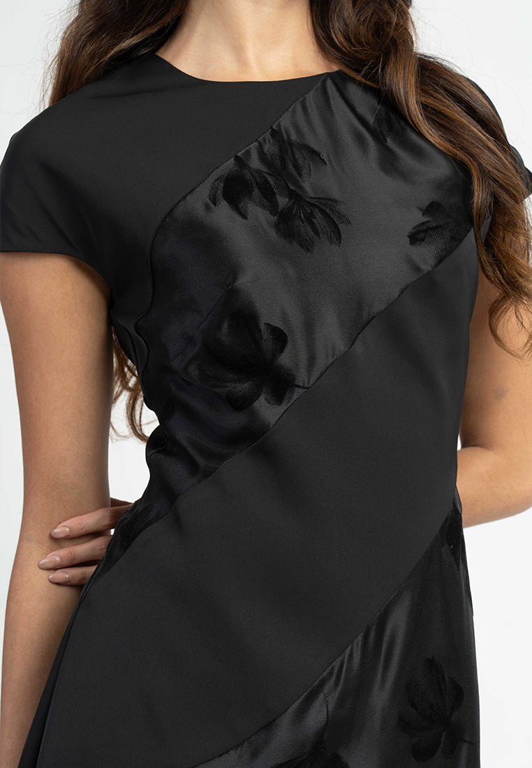 Olivia Classic Elegance A-Line Dress