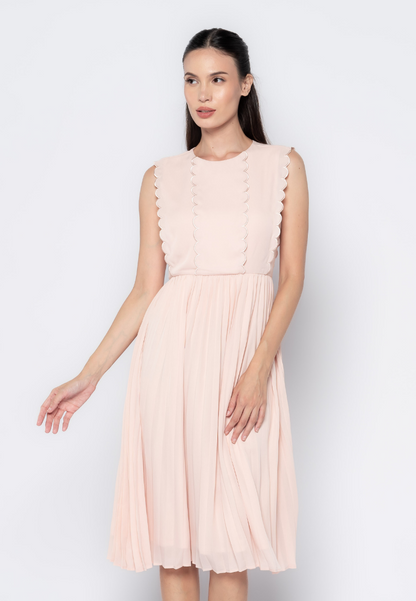 Sleeveless Scallop Detail Dress