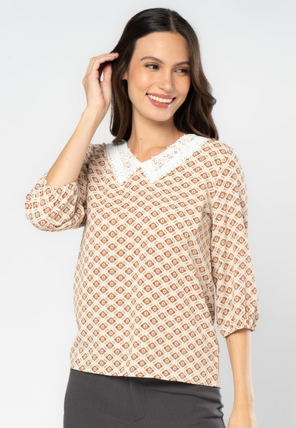 Printed 3/4 Blouse with Lace Collar