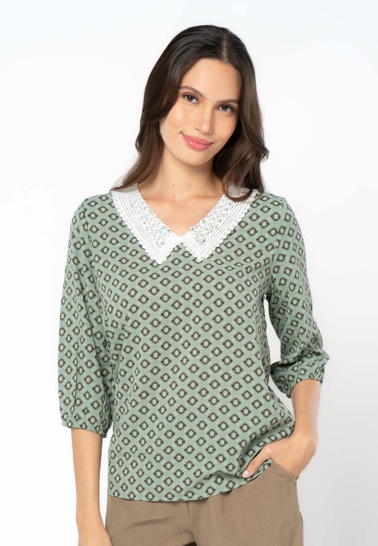 Printed 3/4 Blouse with Lace Collar